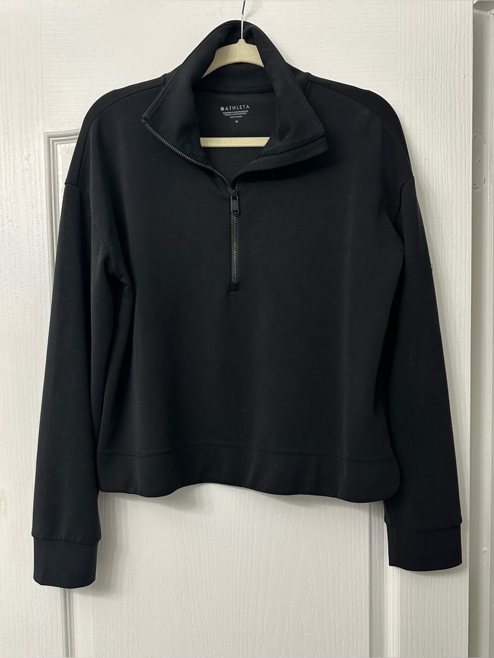 Athleta Black Cropped Long-Sleeve Pullover
